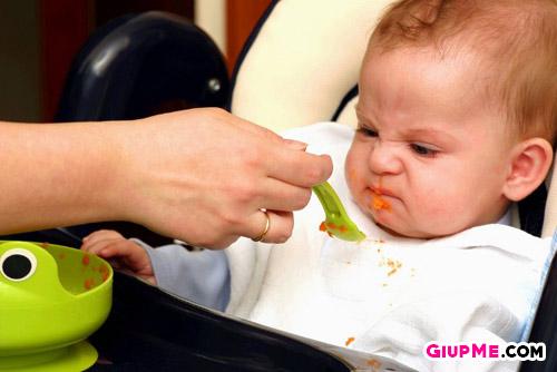 Nêm nếm gia vị quá sớm làm trẻ bị rối loạn vị giác và biếng ăn